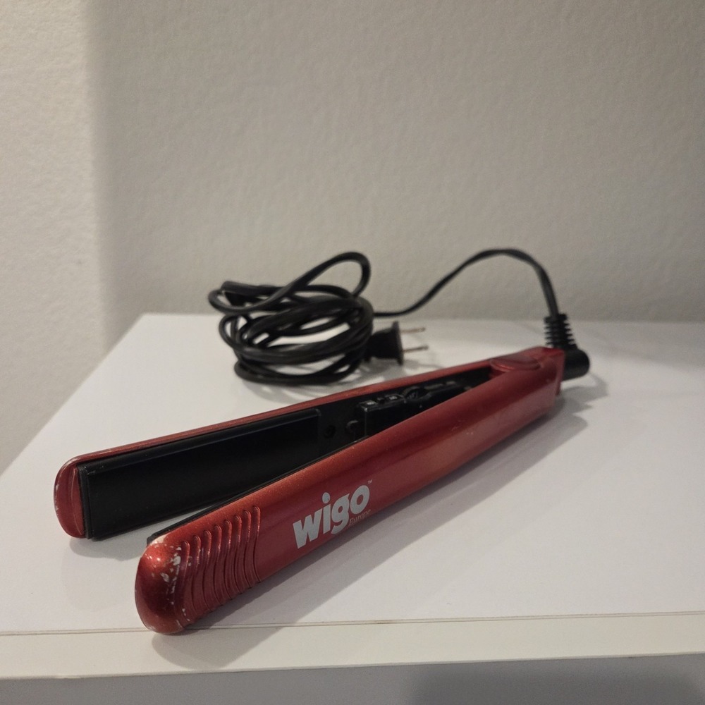 Women's Wigo Red Hair Straightener 1 Inch